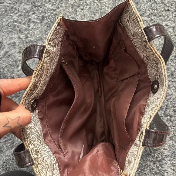 Elegant brown and Cream Tote Bag - Picture 10 of 13